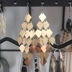 Pretty dangling earrings.